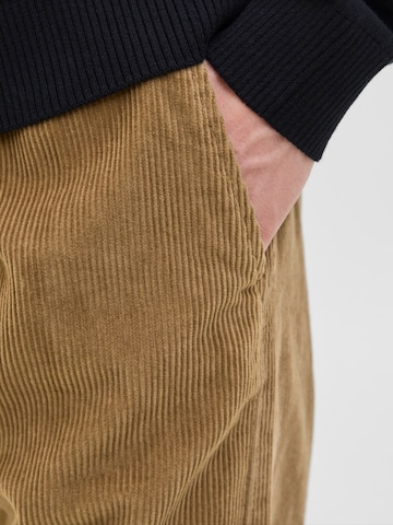 JJ Rebel - Loosefit Pantalón 'JREBKENNI' en marrón