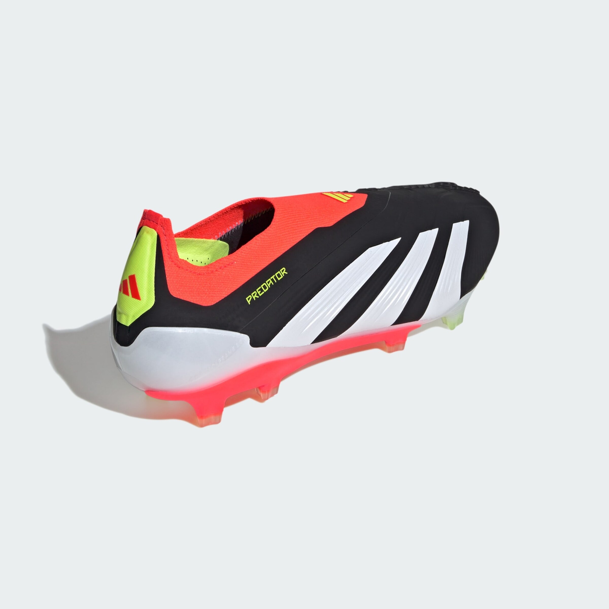 ADIDAS PERFORMANCE Soccer Cleats Predator Elite Laceless in Black ABOUT YOU