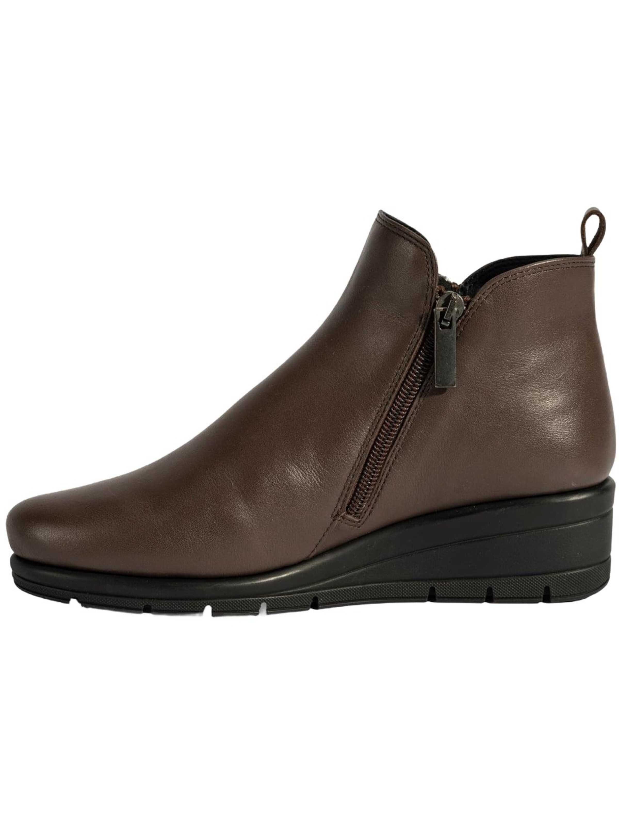 Desa Boots in Brown