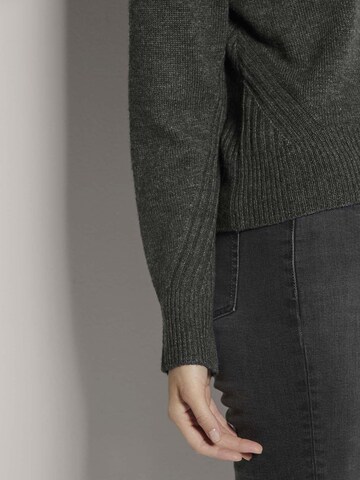 MADELEINE Sweater in Grey