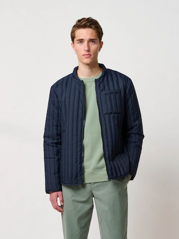 BRUUNS BAZAAR Between-Season Jacket 'Quilt Kobe' in Blue: front