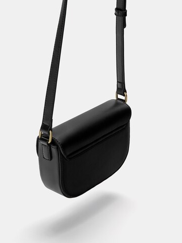 Pull&Bear Taška cez rameno - Čierna