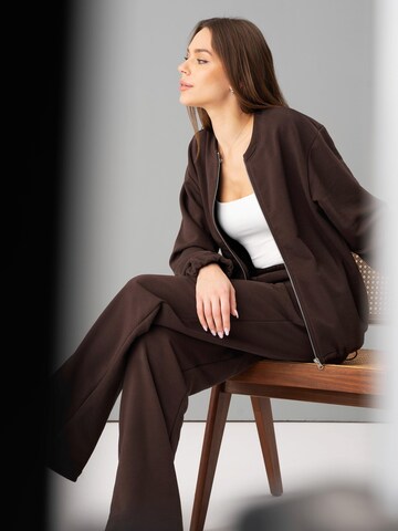 cut my fashion Sweat suit 'Mėja' in Brown