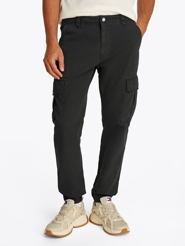 Tommy Jeans Tapered Cargo trousers 'Ryan' in Black: front