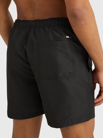 Tommy Jeans Badeshorts in Schwarz