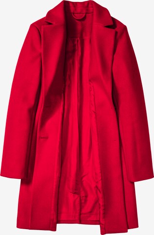 LAURA SCOTT Between-Seasons Coat in Red