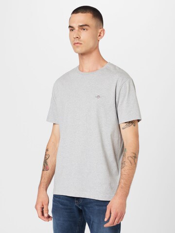 T-Shirt GANT en gris : devant