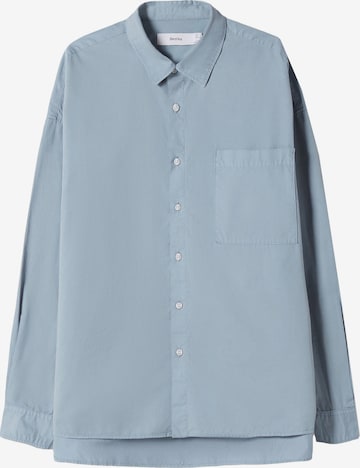 Comfort fit Camicia di Bershka in blu: frontale