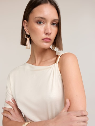 MOTIVI - Camiseta en beige