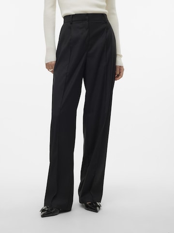Regular Pantalon à plis VERO MODA en noir : devant