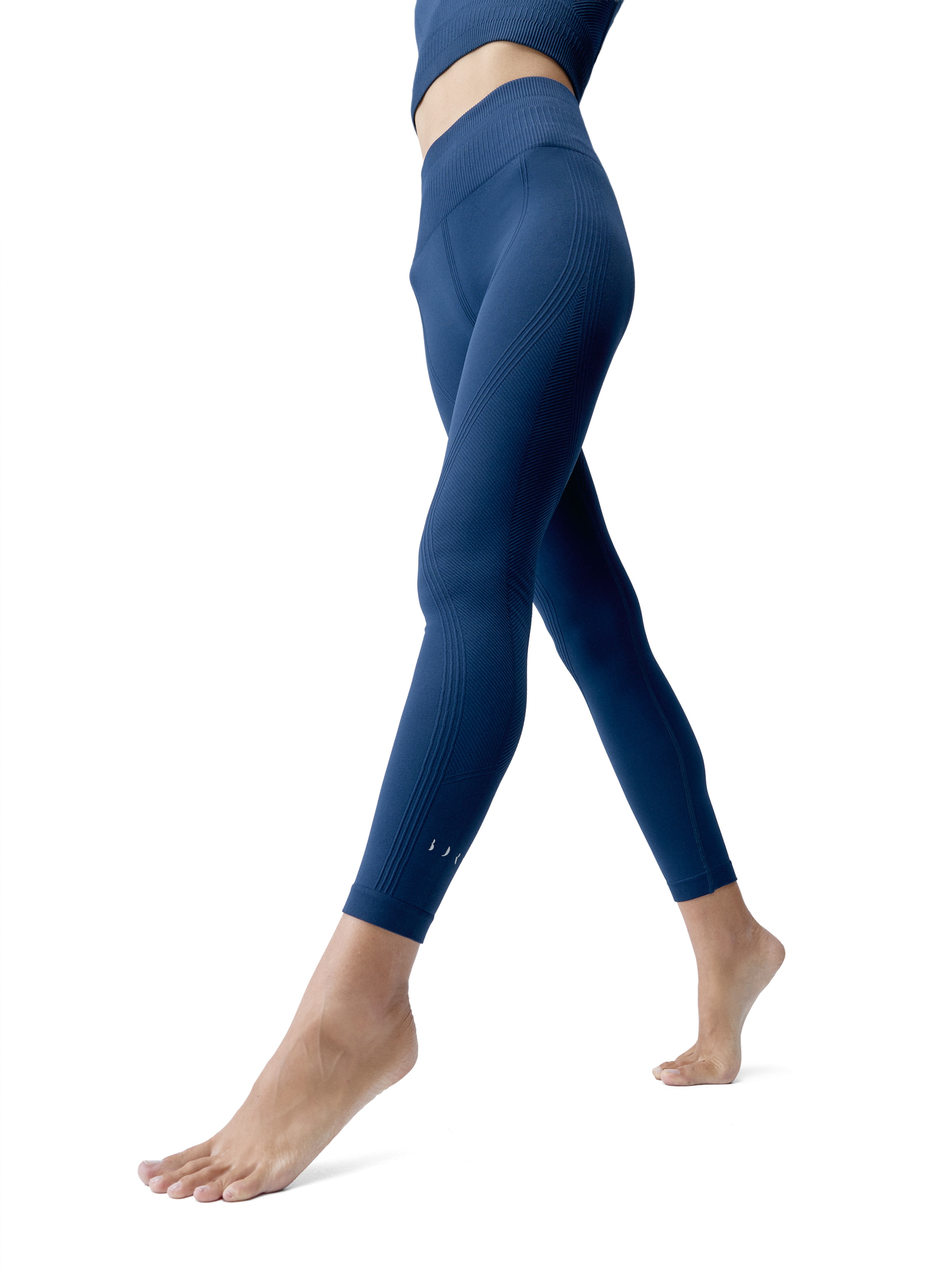Born Living Yoga Skinny Sportbroek 'Kamay' in Blauw