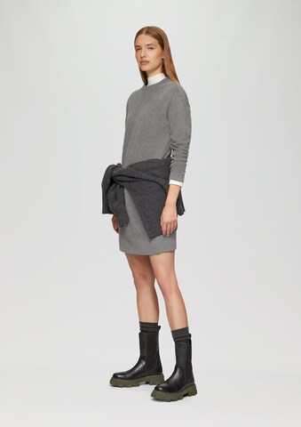 Robe s.Oliver en gris