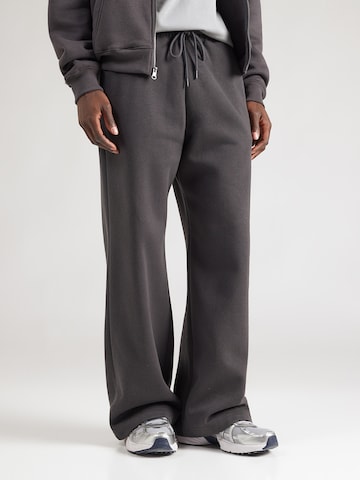 HOLLISTER Baggy Trousers in Grey: front