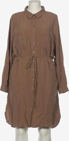 Qiero Dress in 4XL in Brown: front