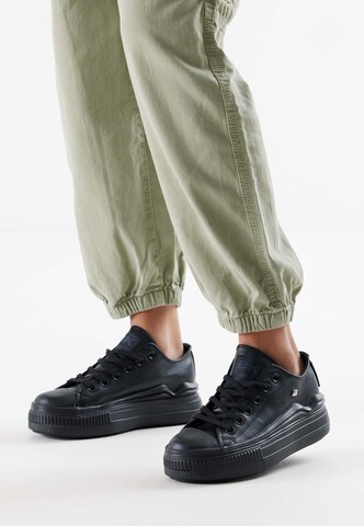 BRITISH KNIGHTS Platform trainers ' KAYA FLOW LOW ' in Black: front