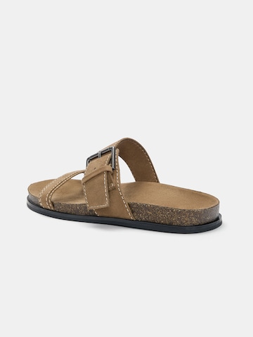 Saboți de la Pull&Bear pe maro