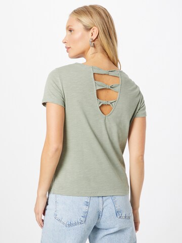 Tricou 'Ella' de la ABOUT YOU pe verde