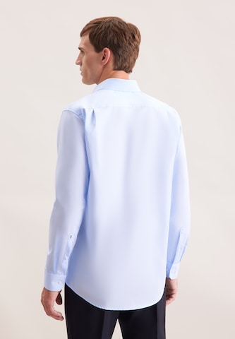 Coupe regular Chemise business 'Schwarze Rose' SEIDENSTICKER en bleu