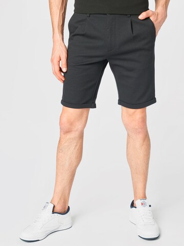 Lindbergh Regular Pleat-front trousers in Black: front