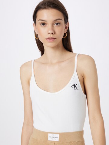 Shirtbody Calvin Klein Jeans en blanc : devant