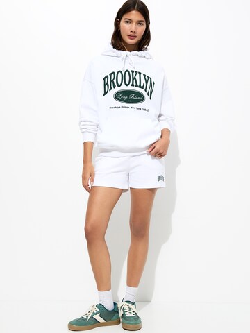 Pull&Bear Sweatshirt in Weiß