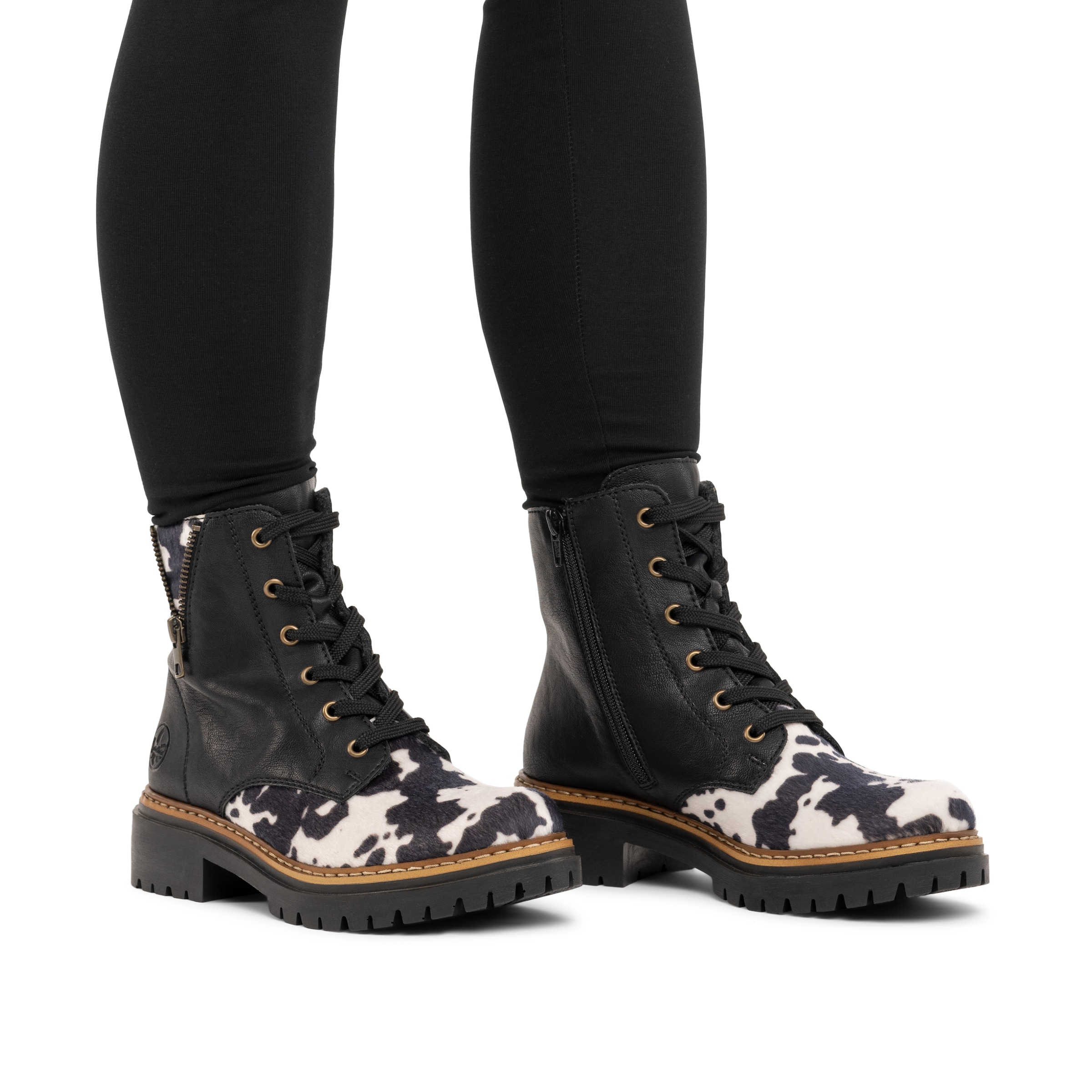 Bottines à lacets Rieker en noir : devant
