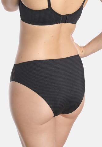 sassa Slip 'BEAUTIFUL CLASSIC' in Black