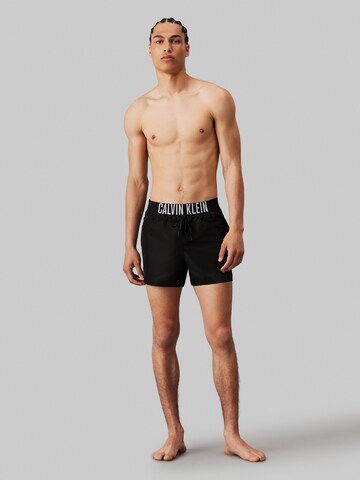 Calvin Klein Swimwear Rövid fürdőnadrágok - fekete