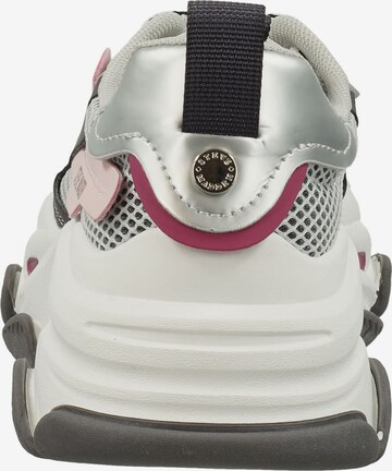 STEVE MADDEN Sneaker in Pink