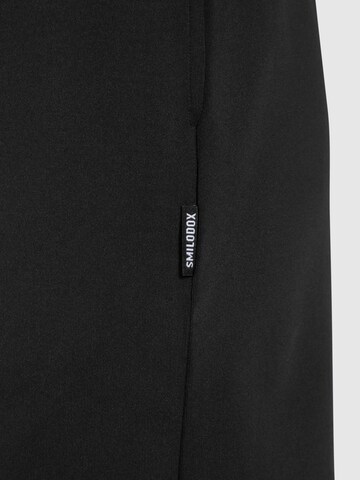 Smilodox Regular Shorts with Pockets ' Corry ' in Schwarz