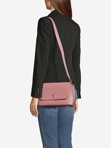 GUESS Tasche 'Meridian' in Pink