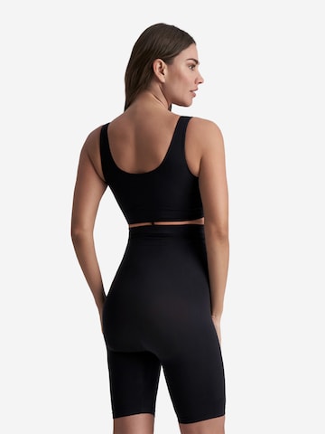 Pantalon modelant 'Soft Touch Seamless High Waist Short' Bye Bra en noir