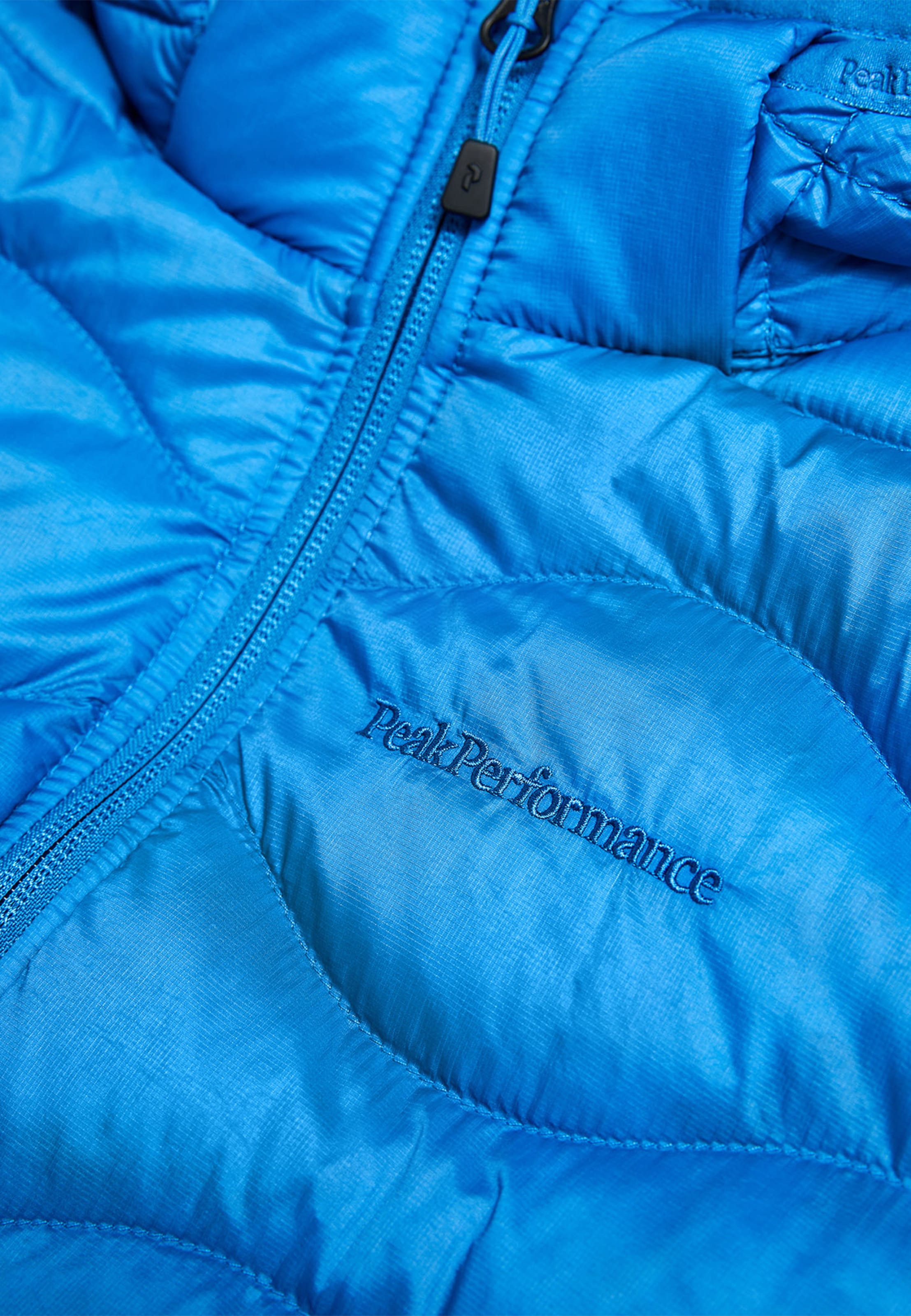 PEAK PERFORMANCE Tussenjas in Blauw