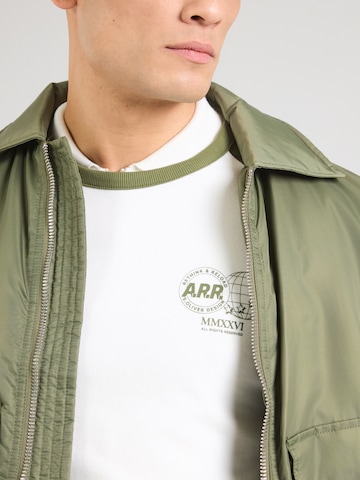 Tricou de la s.Oliver pe alb