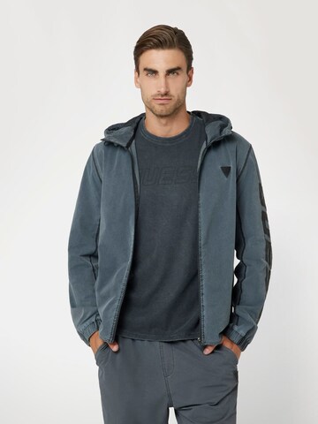 GUESS Sweatjacke in Blau: Vorderseite