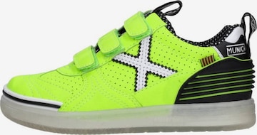 MUNICH Sneakers 'Klittenband Laag' in Green: front