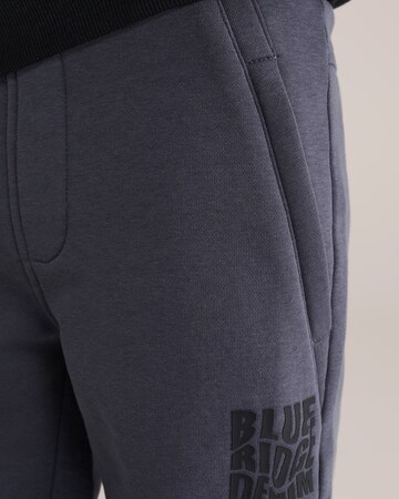 WE Fashion Tapered Trousers in Grey