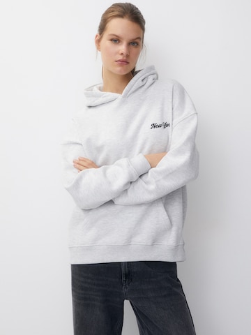 Pull&Bear Sweatshirt in Grijs: voorkant