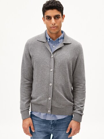 ARMEDANGELS Strickjacke 'FAAUSTOS' in Grau