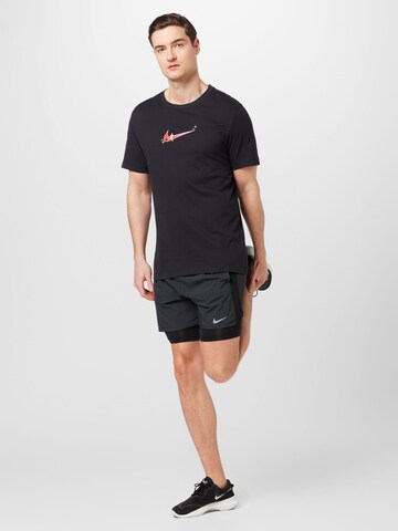 T-Shirt fonctionnel NIKE en noir