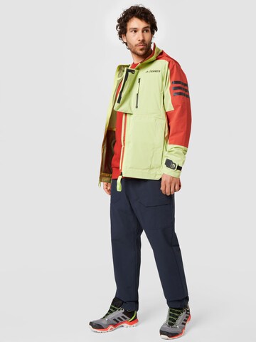 ADIDAS TERREX - Chaqueta de montaña en verde