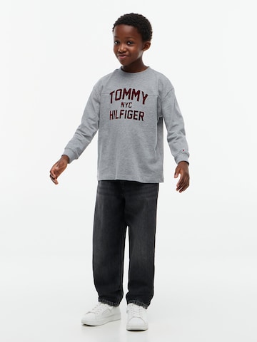 TOMMY HILFIGER Shirt 'BRAND LOVE' in Grijs