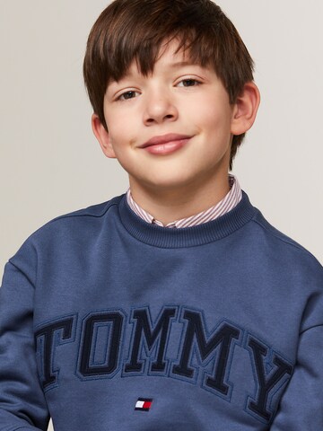 TOMMY HILFIGER Sweatshirt in Blau