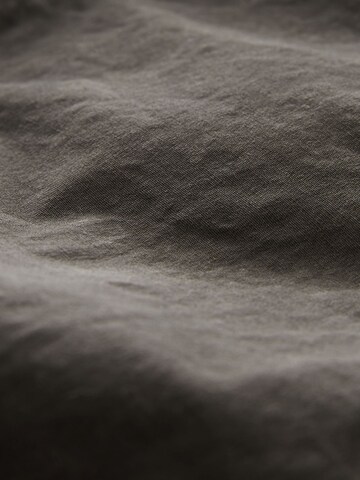 Next Tapered Cargobroek in Grijs