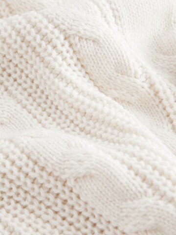 Next Cape in Beige