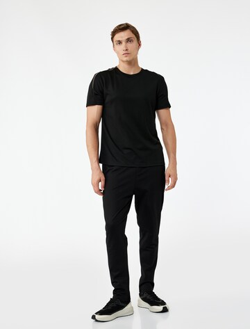 Koton Tapered Sweathose in Schwarz: Vorderseite