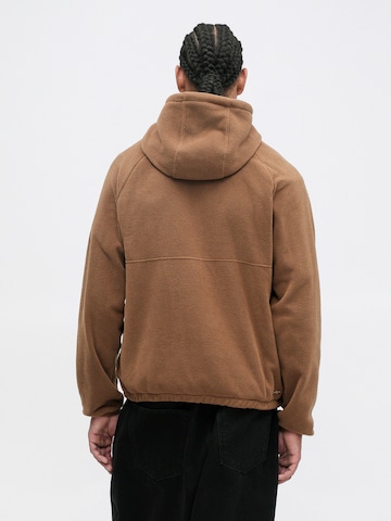 Nike Sportswear Пуловер 'CLUB' в кафяво