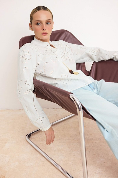 Trendyol Blouse in XS in White, Item view