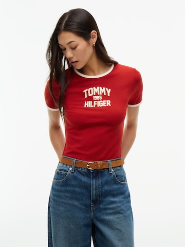 TOMMY HILFIGER T-Shirt 'Varsity' in Rot: Vorderseite