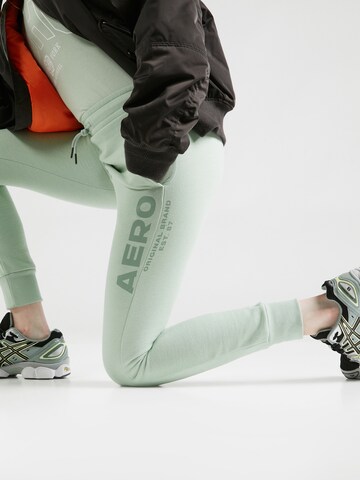 AÉROPOSTALE - Tapered Pantalón en verde